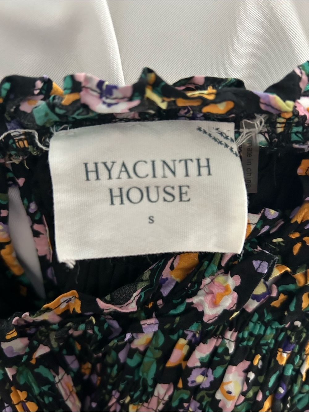 Tuckernuck Hyacinth House Samantha Dress S Black Floral Smocked Midi Puff Sleeve - Picture 7 of 10